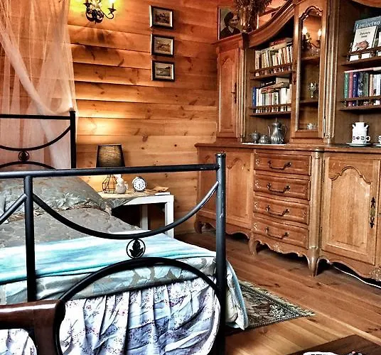 Semesterbostad Kamienny Mlyn Wodny Lowczego *