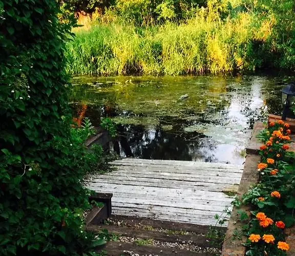 Semesterbostad Kamienny Mlyn Wodny Lowczego *