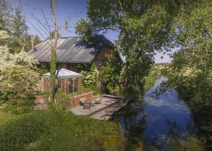 Semesterbostad Kamienny Mlyn Wodny Lowczego Zaborze (Losice)